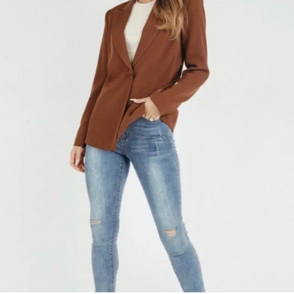 Kittenish Chocolate Brown Button Front Blazer.Quiet Luxury.        Size-Small